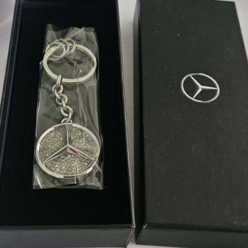 Mecedes-Benz Silver Keychain Car Collectible